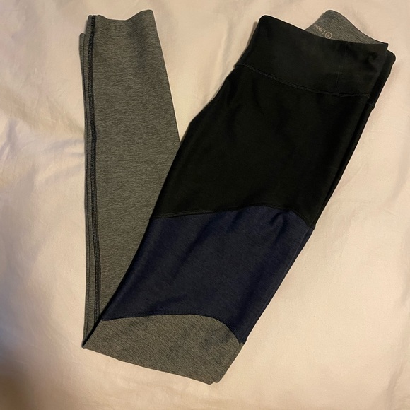 Outdoor Voices Color Block Leggings - Picture 4 of 6